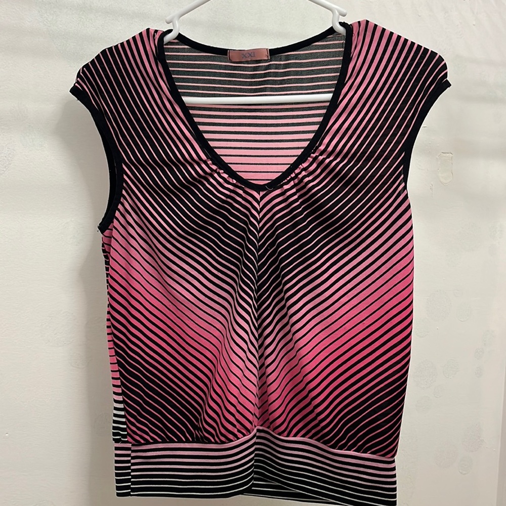 🎄 Buy 1, Get 🎄 Striped blouse